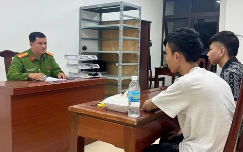 Bắt 2 đối tượng chém người rồi trốn sang Campuchia