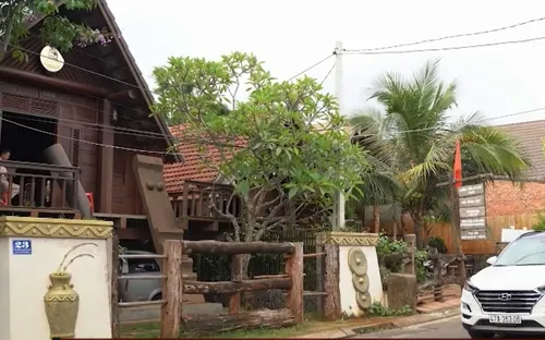 Akŏ Dhông - làm giàu từ bản sắc văn hoá