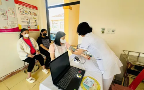 Quảng Ninh tăng cường giám sát chăm sóc sức khỏe bà mẹ và trẻ em tại tuyến cơ sở