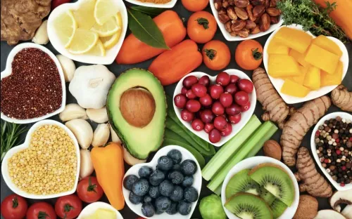 Bốn dưỡng chất hỗ trợ kiểm soát melanin, giúp cải thiện sạm nám và tàn nhang