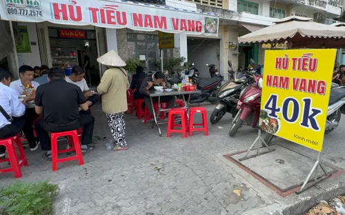 Chủ quán phở ở TP. Hồ Chí Minh quyết không tăng giá dù gas tăng gấp đôi