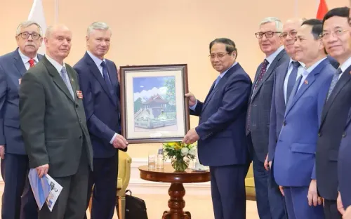 Thủ tướng đề nghị tăng cường hoạt động giao lưu giữa Hội Hữu nghị Nga - Việt và cựu chiến binh Nga
