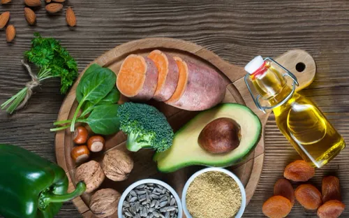 Ăn gì để cải thiện tình trạng khô mắt?