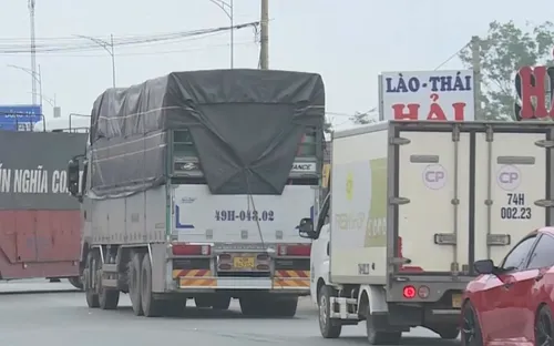 Mất an toàn giao thông nút giao cao tốc Cam Lộ - QL19