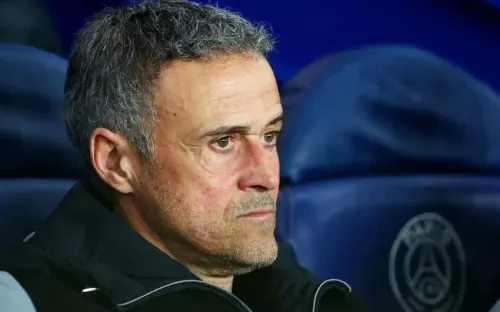 MU khó có cơ hội với Luis Enrique, Carrick rộng cửa ở lại