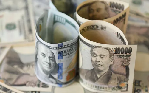 USD trong nước tăng mạnh suốt tuần, euro và yen Nhật đồng loạt suy yếu