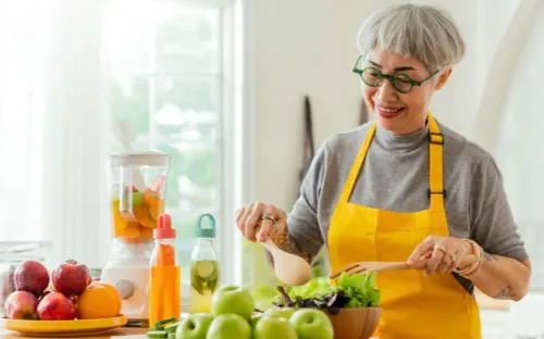 Phụ nữ mãn kinh nên ăn gì để giữ dáng và bảo vệ sức khỏe?