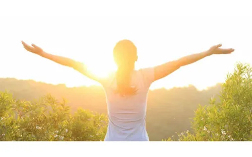 Thói quen buổi sáng đơn giản giúp cải thiện giấc ngủ và kéo dài tuổi thọ