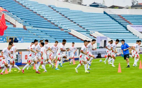 ĐT Việt Nam sẵn sàng đấu Malaysia, Khuất Văn Khang trở lại tập luyện