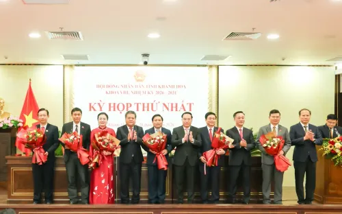 Ông Nguyễn Việt Hùng đắc cử Chủ tịch UBND tỉnh Khánh Hòa với tỷ lệ tuyệt đối