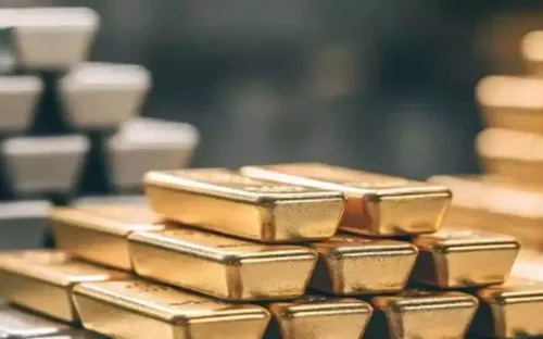 Giá vàng trong nước tăng mạnh theo thế giới, USD tự do giảm 80 đồng