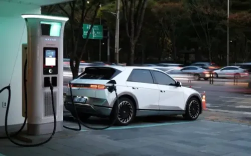 Phát triển trạm sạc xe điện: Việt Nam có thể học gì từ các mô hình châu Á?