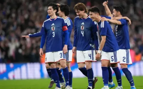 Tuyển Anh nhận thất bại lịch sử trước Nhật Bản