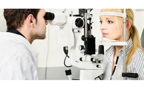 Khám mắt định kỳ: Chìa khóa kiểm soát cận thị và bảo vệ sức khỏe mắt