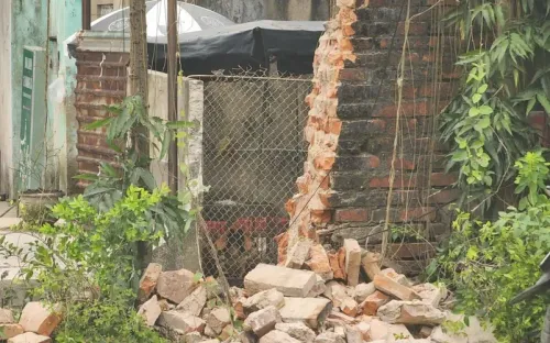 Tháo dỡ tường đồn Mang Cá xây từ năm 1884 để khôi phục tuyến đường trong Kinh thành Huế