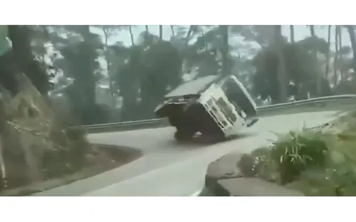 Sai lầm khi vào cua khiến nhiều xe tải bị lật: Nguy cơ từ thói quen chủ quan