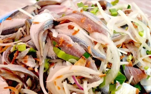 Ăn gỏi cá, rau sống – Thói quen âm thầm phá hủy gan nhiều người Việt