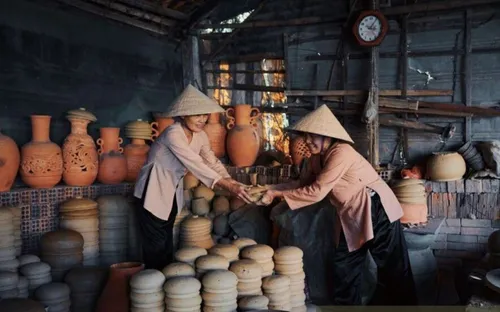 Sức hút của du lịch làng nghề tìm về làng gốm Thanh Hà bên sông Thu Bồn