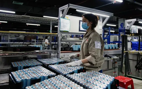 Trung Quốc thống trị ngành công nghiệp pin lithium