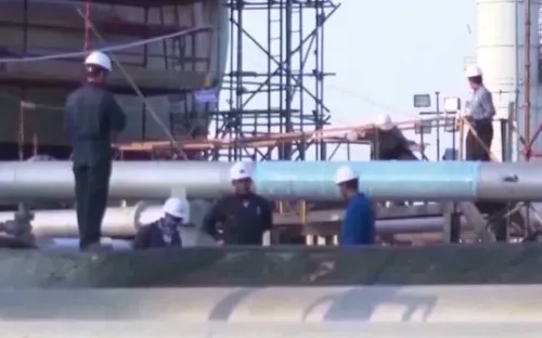 Các nước vùng Vịnh tìm đường xuất khẩu dầu thay thế khi Eo biển Hormuz tê liệt