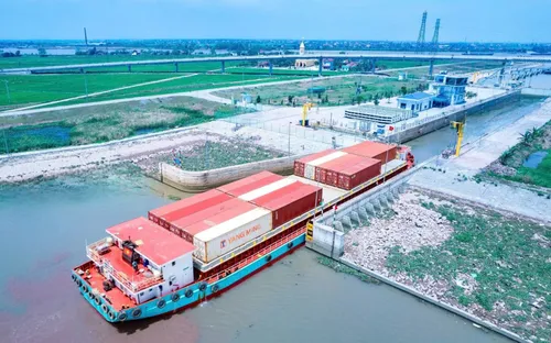 "Tiếp sức" ngành giao thông: Miễn hàng loạt phí, lệ phí hỗ trợ doanh nghiệp