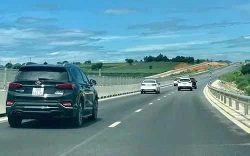 Quy tắc giữ khoảng cách an toàn trên cao tốc: Đơn giản nhưng dễ bị bỏ qua