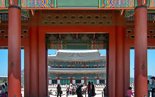 Cung điện hoàng gia Seoul mở loạt trải nghiệm di sản dành cho du khách quốc tế