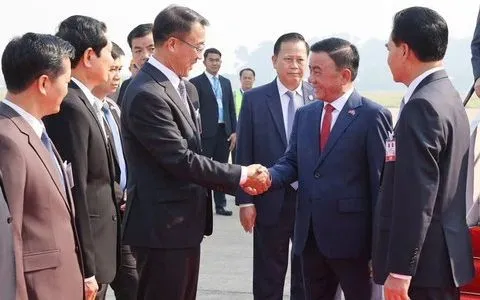 Thường trực Ban Bí thư Trần Cẩm Tú hội đàm với Thường trực Ban Bí thư Lào Vilay Lakhamphong