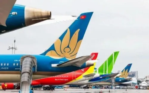 Nhiên liệu bay bảo đảm hết tháng 4, đang nghiên cứu, đánh giá việc tăng trần vé máy bay