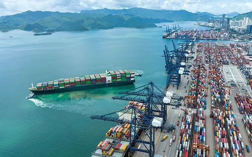 Thương mại toàn cầu tái định hình dưới áp lực thuế quan Mỹ