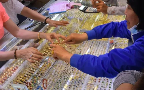 Giá vàng hôm nay, 10-4: Bật tăng trở lại sau phiên lao dốc