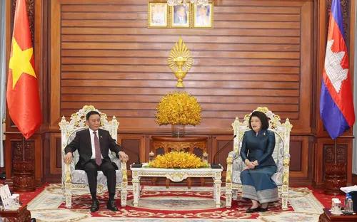 Chủ tịch Quốc hội Campuchia Khuon Sudary chủ trì lễ đón Thường trực Ban Bí thư Trần Cẩm Tú thăm Campuchia