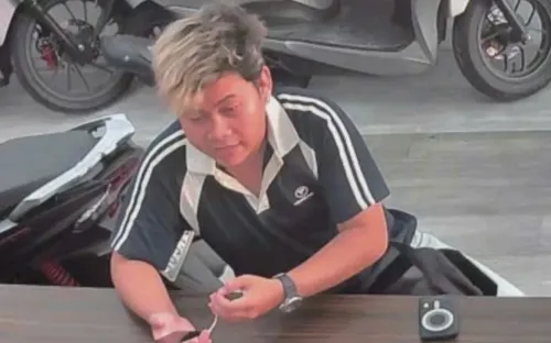 Bắt giữ thanh niên cướp giật 2 iPhone tại tiệm cầm đồ ở TP Hồ Chí Minh