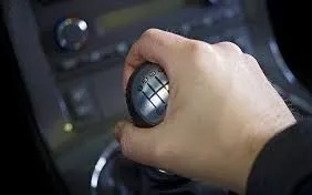 “Lên số nào, xuống số đó”: Kinh nghiệm lái xe đèo dốc không phải ai cũng hiểu đúng