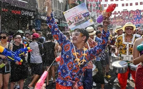 Lễ hội Songkran 2026 bùng nổ khắp Thái Lan, cao điểm vào ngày thứ hai kỳ lễ chính