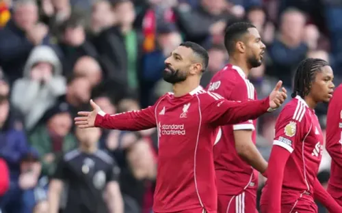 Liverpool đánh bại Fulham, áp sát Manchester United trên bảng xếp hạng