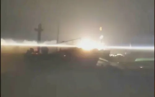 Lửa thiêu rụi tàu cá Quảng Ngãi trong đêm