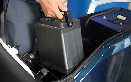 Đi xe máy điện bao lâu phải thay pin?