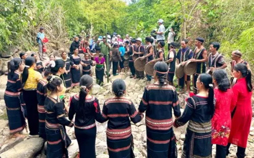 Lễ cúng rừng ở Gia Lai: Nét văn hóa tâm linh gắn với ý thức bảo vệ thiên nhiên