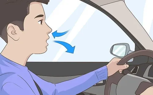 Vì sao lái mới khó giữ xe đi thẳng? Những lỗi phổ biến cần tránh