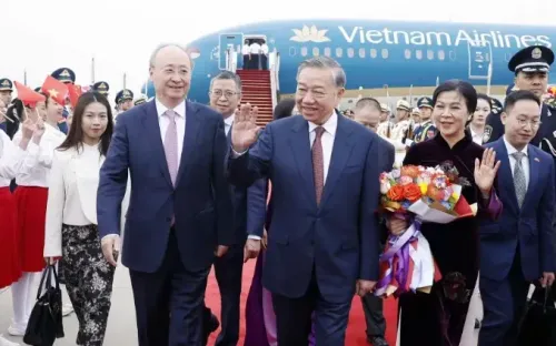 Tổng Bí thư, Chủ tịch nước Tô Lâm bắt đầu chuyến thăm cấp Nhà nước tới Trung Quốc