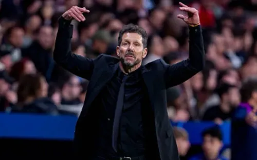 Barcelona phẫn nộ sau khi bị loại, Raphinha tố trọng tài “cướp” vé bán kết