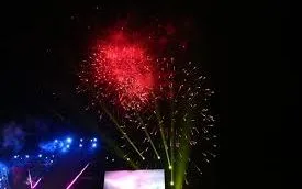 Sầm Sơn bắn pháo hoa 15 phút trong đêm khai mạc lễ hội biển 2026