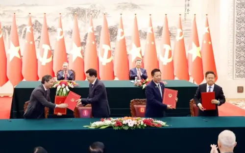 Lãnh đạo Việt Nam – Trung Quốc chứng kiến ký kết nhiều văn kiện hợp tác quan trọng