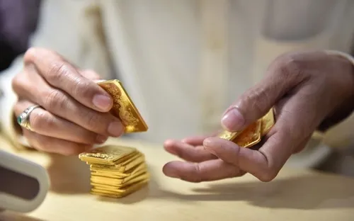 Giá vàng hôm nay (16-4): Tăng, giảm trái chiều