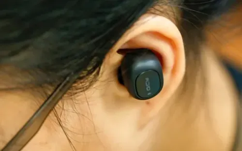 Gia tăng tổn thương thính lực do lạm dụng tai nghe, cảnh báo nguy cơ ở người trẻ