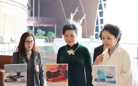 Hai Phu nhân Việt Nam - Trung Quốc thăm Nhà hát lớn quốc gia, thúc đẩy giao lưu văn hóa