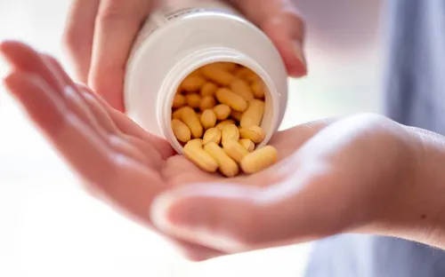 Cảnh báo nguy hiểm chết người khi lạm dụng vitamin