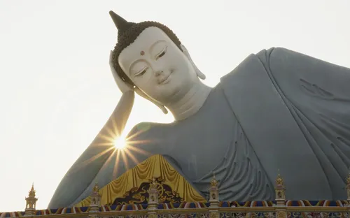 Chùa Som Rong – Nơi tọa lạc tượng Phật nằm lớn nhất Việt Nam