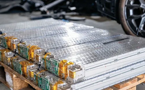 Trung Quốc siết chặt chuỗi tái chế pin xe điện